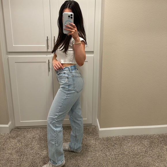Abercrombie & Fitch 90s Straight Ultra High Rise Jeans size 4R - Picture 4 of 5